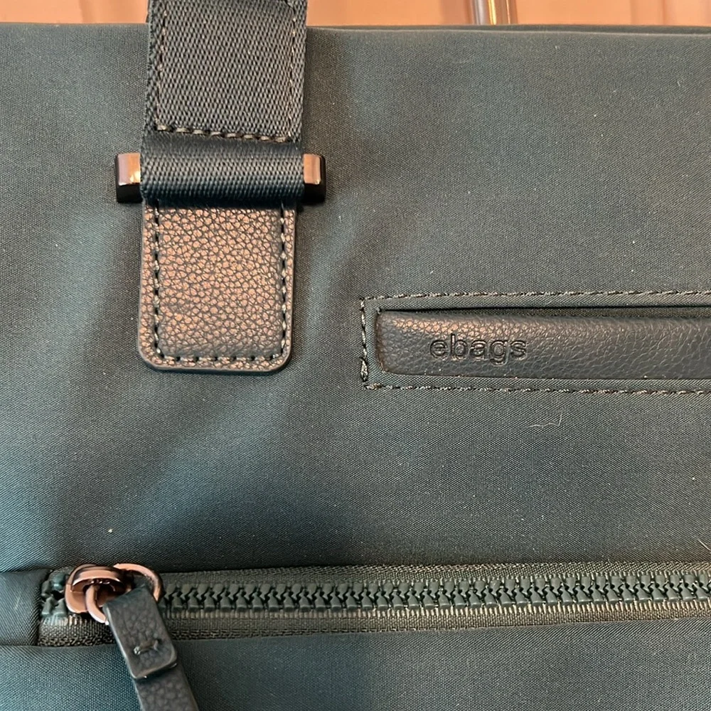 Green Women's Tote Bag - Stylish Everyday Carry